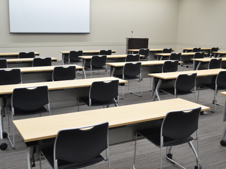 100名前後で空間に余裕を持たせたレイアウトも可能のイメージ