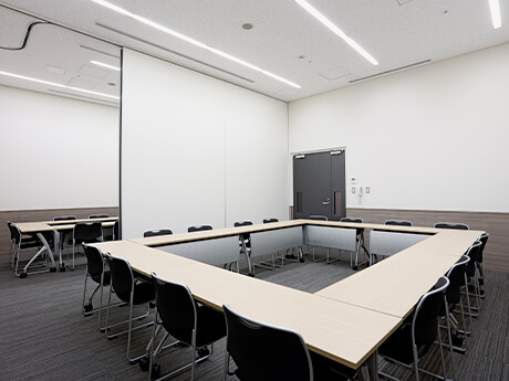 口の字形式(分割RoomD-1 12席 RoomD-2 16席)のイメージ