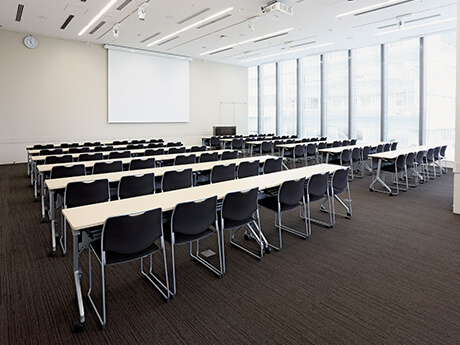 スクール形式(72席)のイメージ