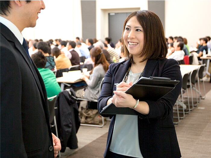 感謝と笑顔を忘れないホスピタリティーあふれるスタッフのイメージ